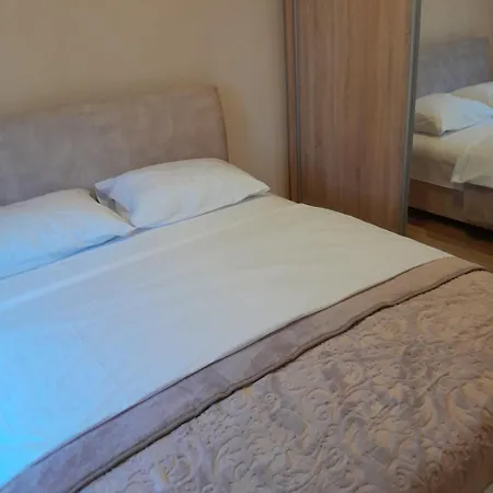 Comfort House With Yard-Near Airport Podgorica